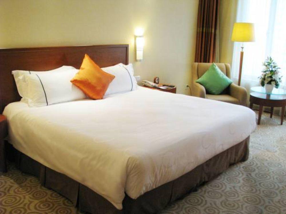 Hotel Equatorial Csingtao Kültér fotó