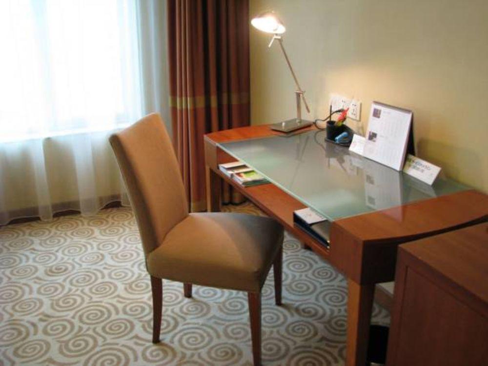 Hotel Equatorial Csingtao Kültér fotó