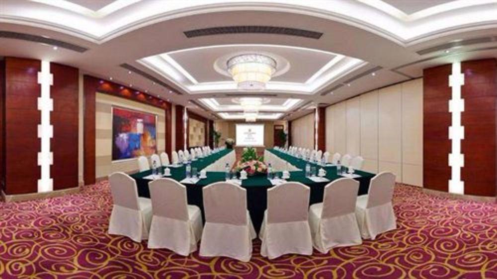 Hotel Equatorial Csingtao Kültér fotó