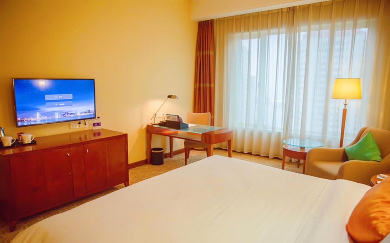 Hotel Equatorial Csingtao Kültér fotó
