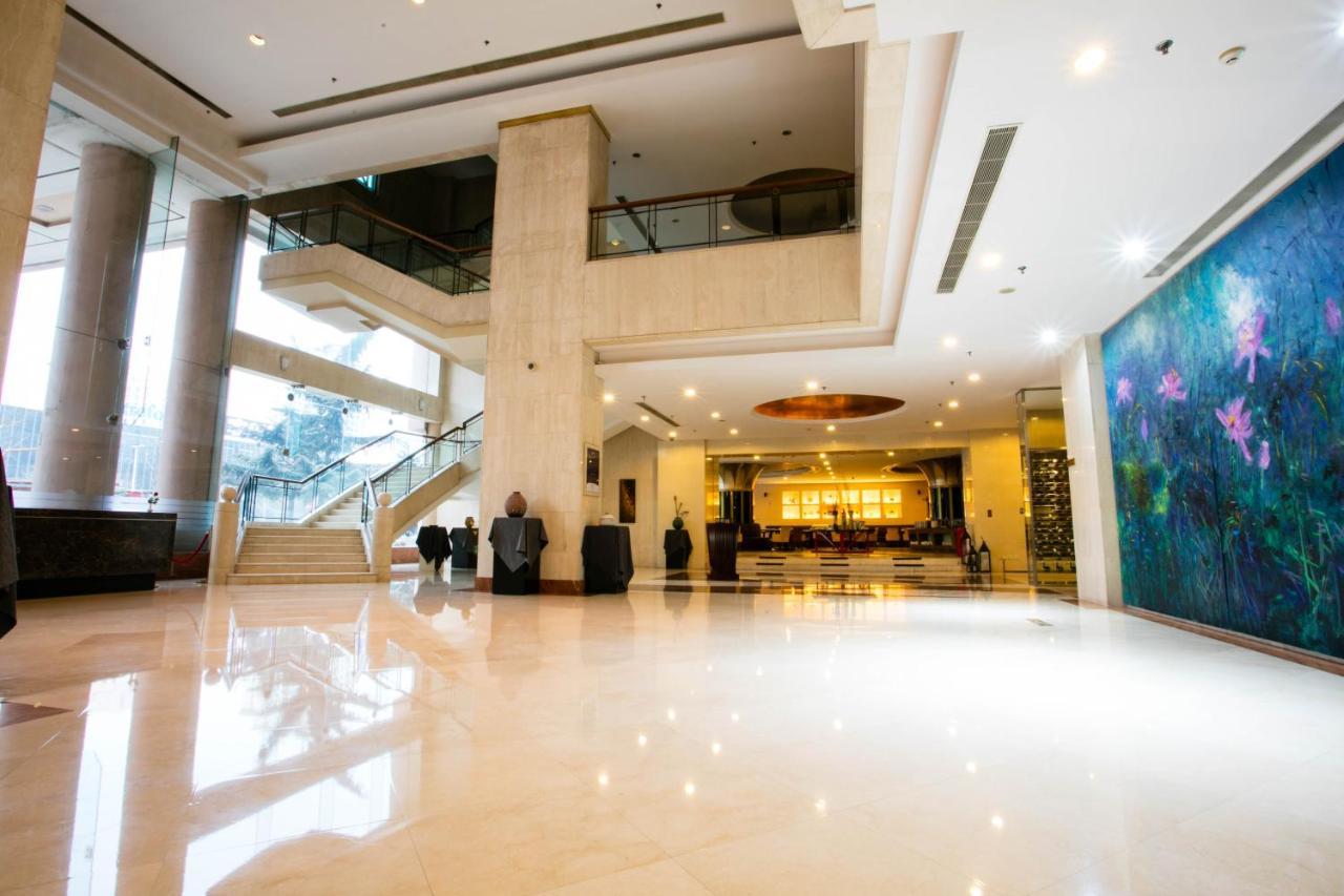 Hotel Equatorial Csingtao Kültér fotó