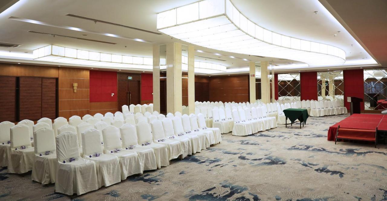 Hotel Equatorial Csingtao Kültér fotó